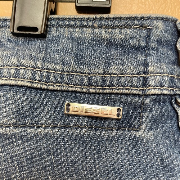 •MENS Diesel distressed jean - Picture 6 of 9